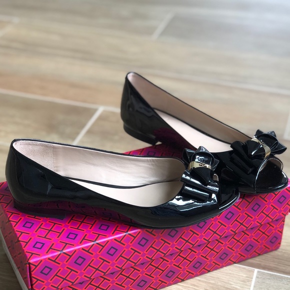 Tory Burch Patent Black Stacked Bow Peep toe Flats - Picture 2 of 15